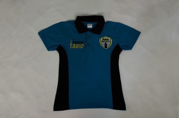 Camisa Polo Babylook com Recorte e Bordada